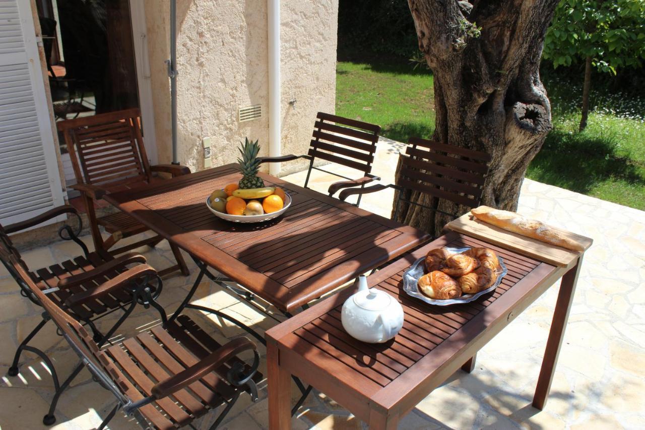Charmante maison rénovée à Antibes, Jardin, Accès Piscine, Parking Extérieur photo